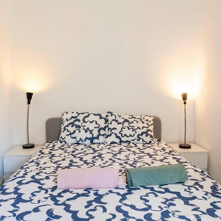2 Bedroom Apartment For 4 People With Free Public Parking Lisboa Εξωτερικό φωτογραφία