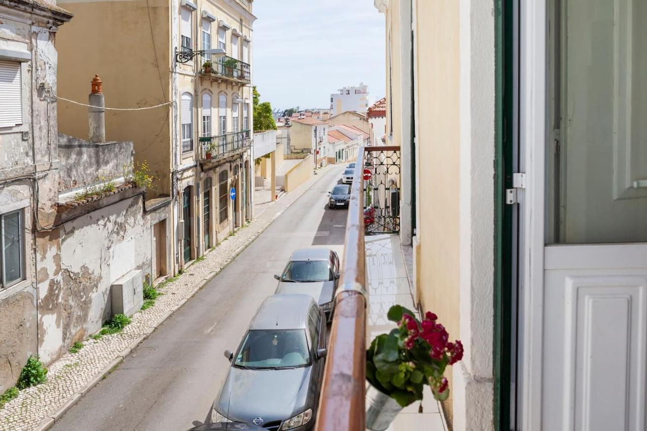 2 Bedroom Apartment For 4 People With Free Public Parking Lisboa Εξωτερικό φωτογραφία