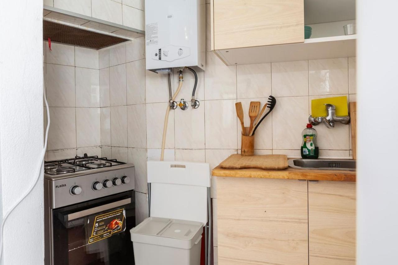 2 Bedroom Apartment For 4 People With Free Public Parking Lisboa Εξωτερικό φωτογραφία