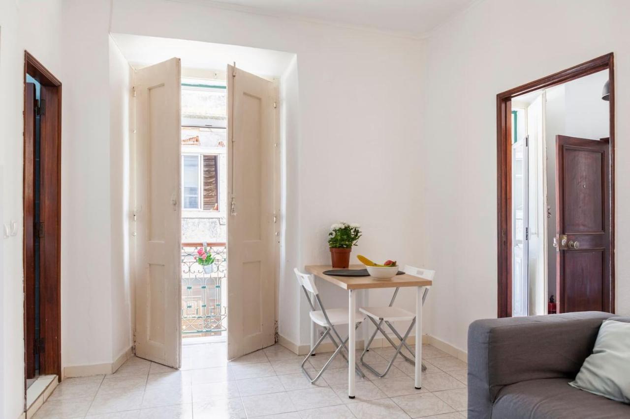2 Bedroom Apartment For 4 People With Free Public Parking Lisboa Εξωτερικό φωτογραφία