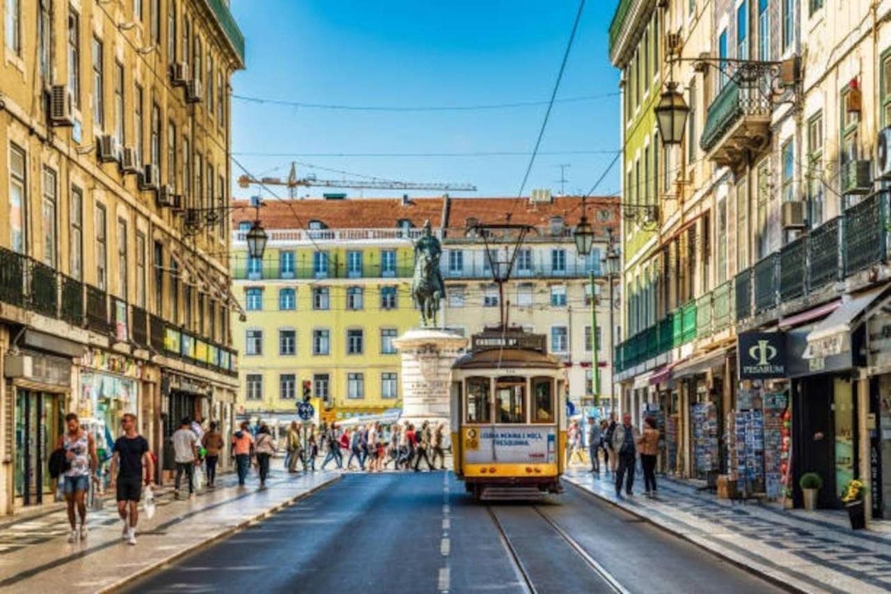 2 Bedroom Apartment For 4 People With Free Public Parking Lisboa Εξωτερικό φωτογραφία